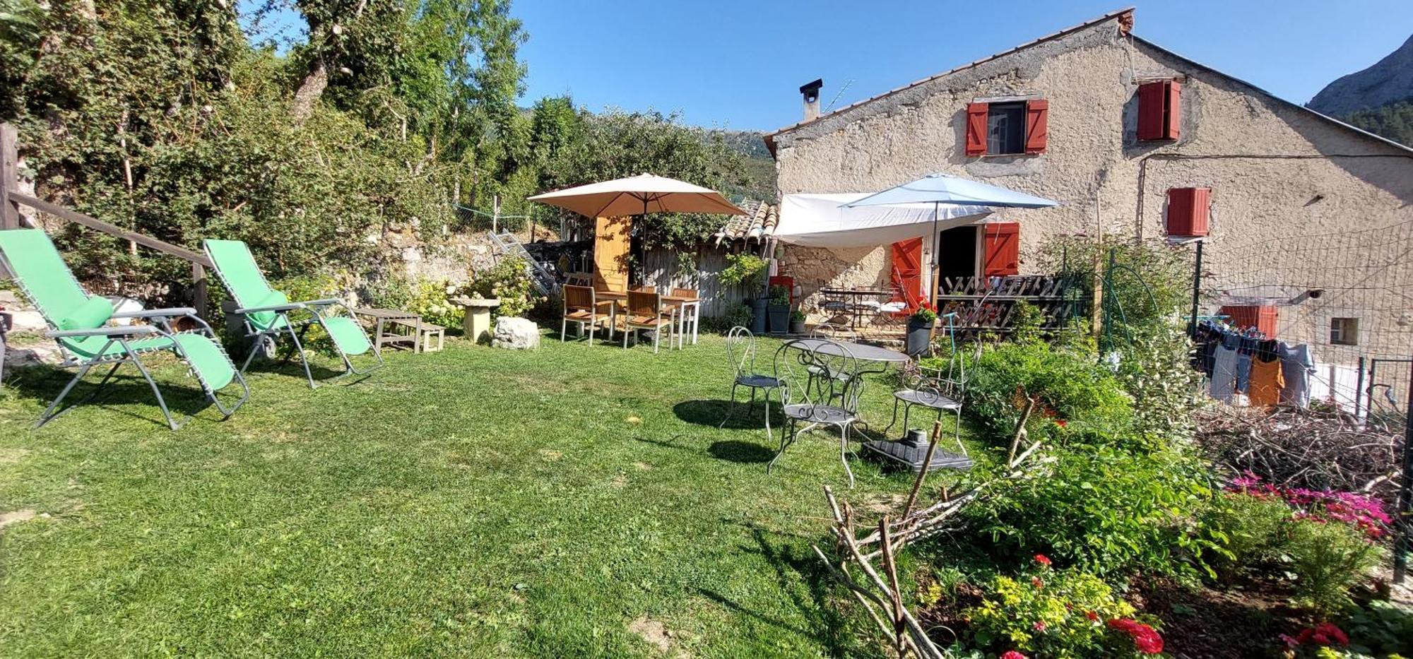 Bed and Breakfast La Fischaumiere Soleilhas Екстер'єр фото