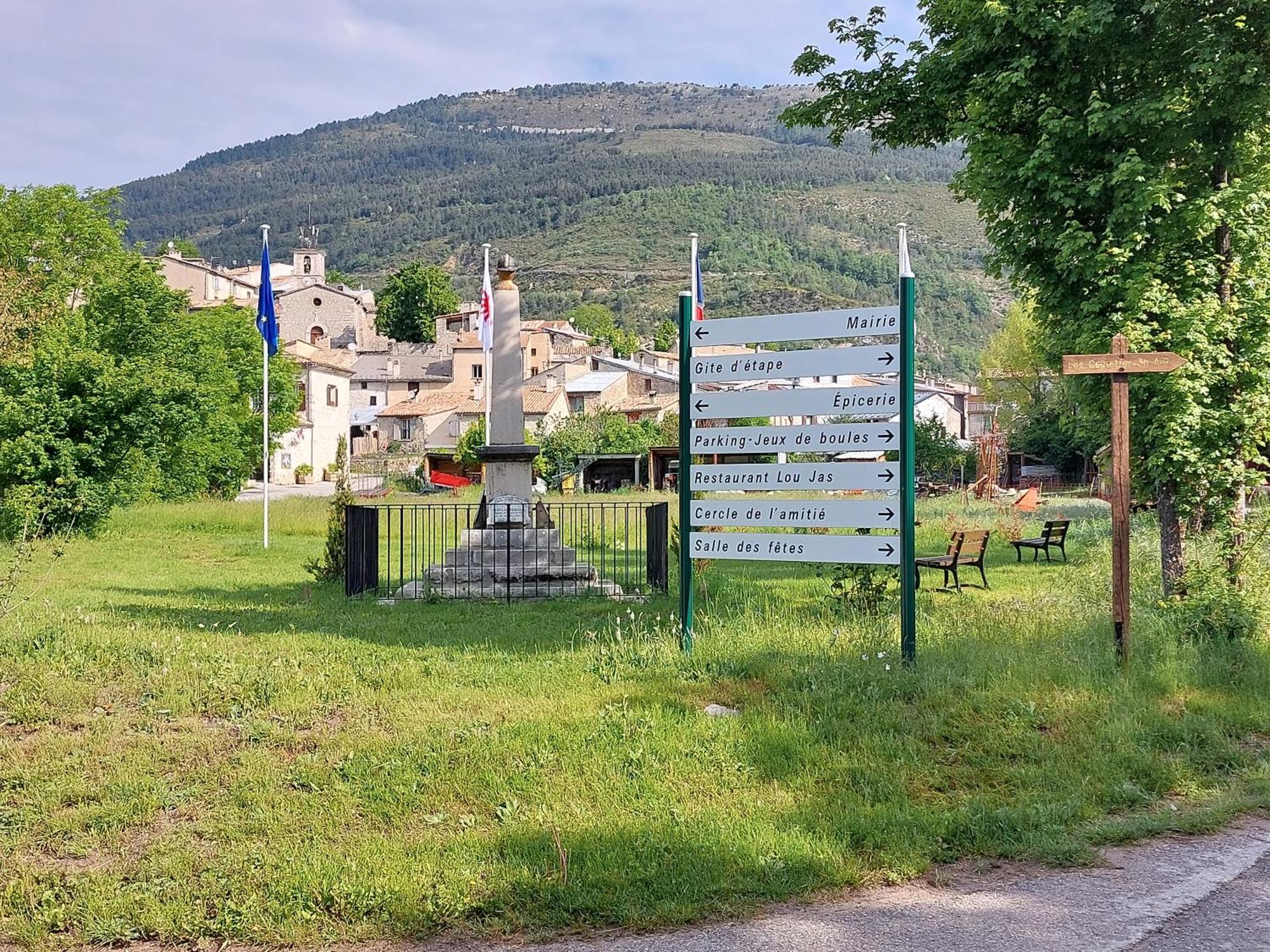 Bed and Breakfast La Fischaumiere Soleilhas Екстер'єр фото