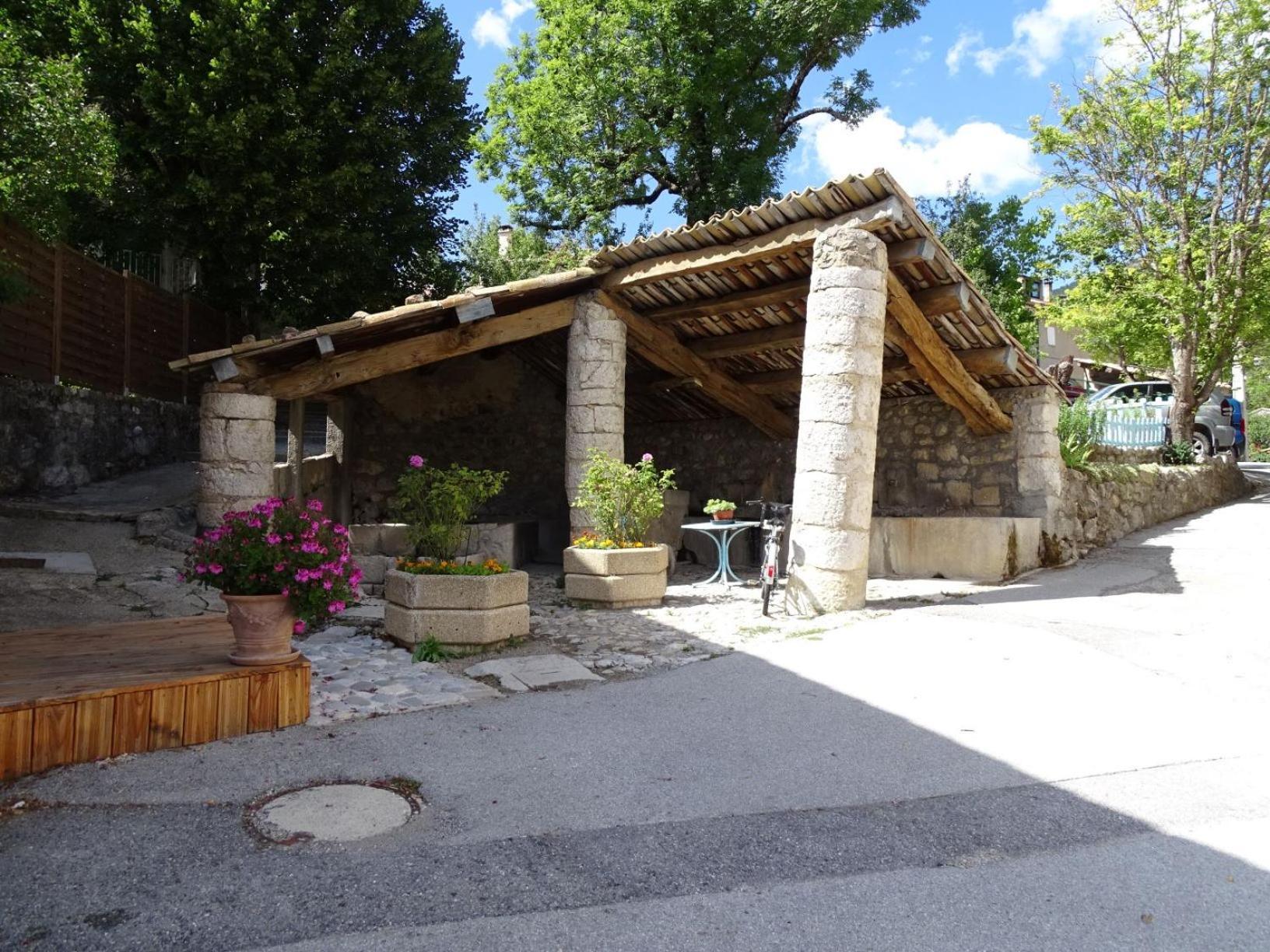 Bed and Breakfast La Fischaumiere Soleilhas Екстер'єр фото