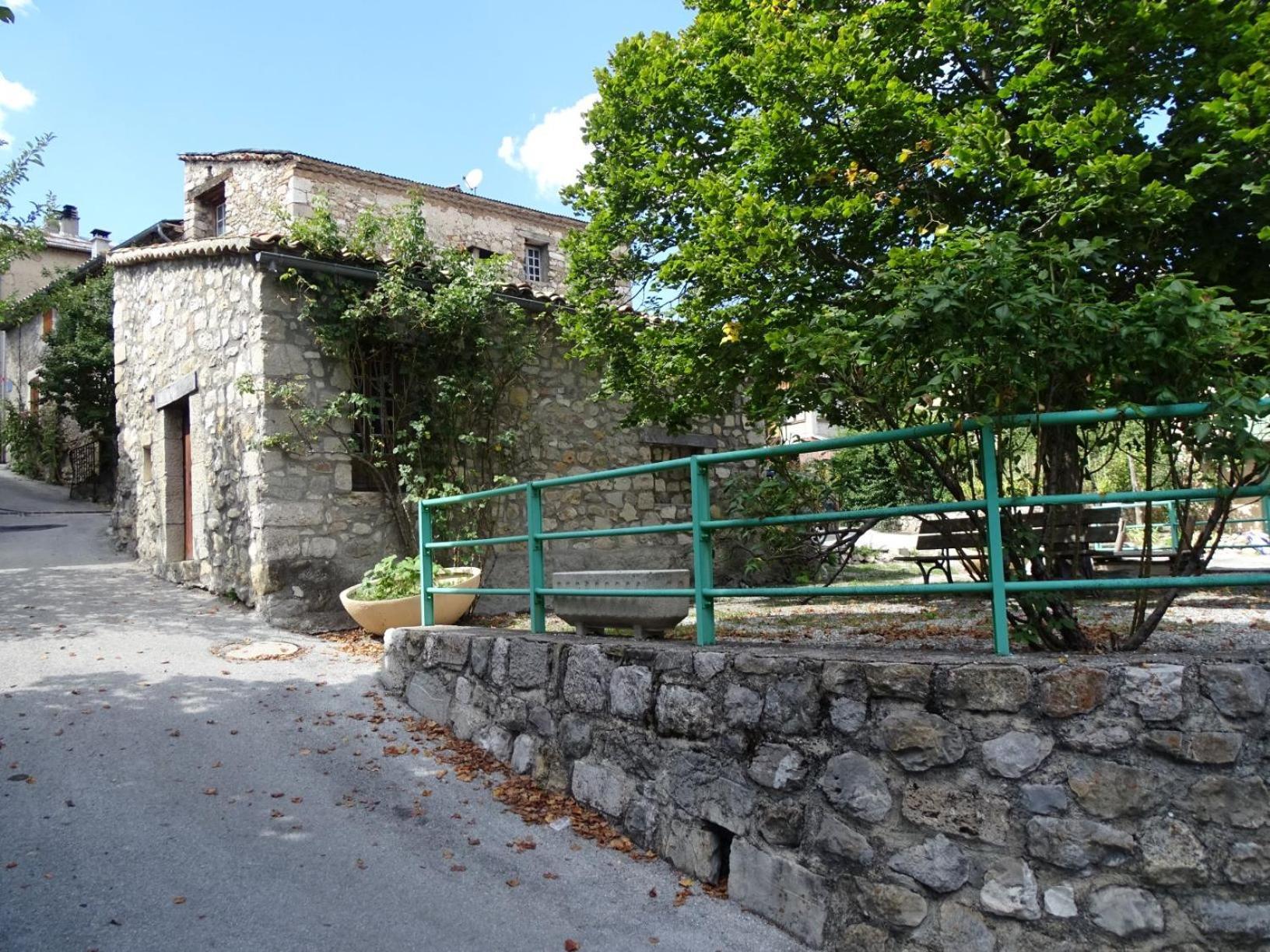 Bed and Breakfast La Fischaumiere Soleilhas Екстер'єр фото